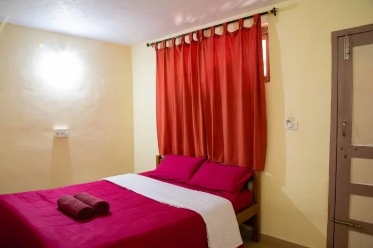 simple room 1 768x512