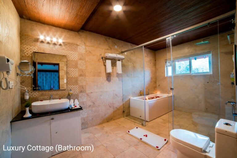 Bathroom rivermist resort 768x512