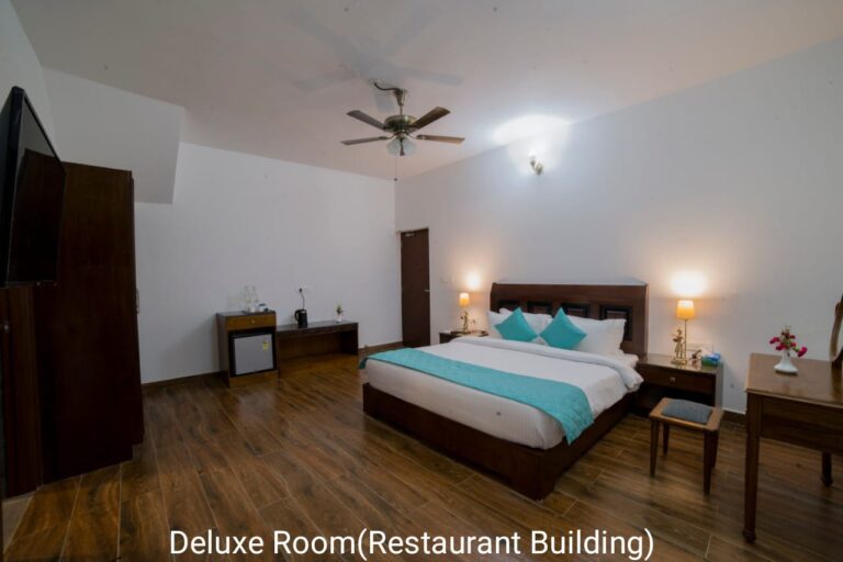 Deluxe room affortable rivermist resort 768x512