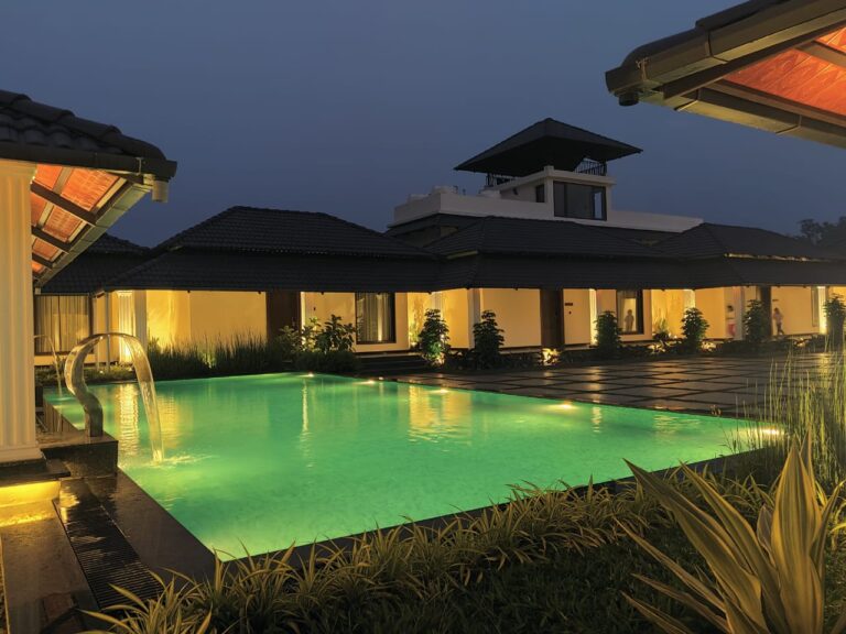 Swimming pool area at Kohu 768x576