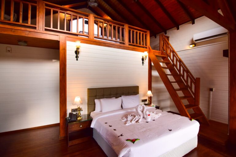 wooedn cottage homestays karnataka by rivermist resort 768x512