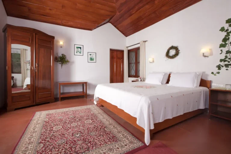 Cottage Colonial Estate Bungalow Coorg homestays Karnataka 768x512