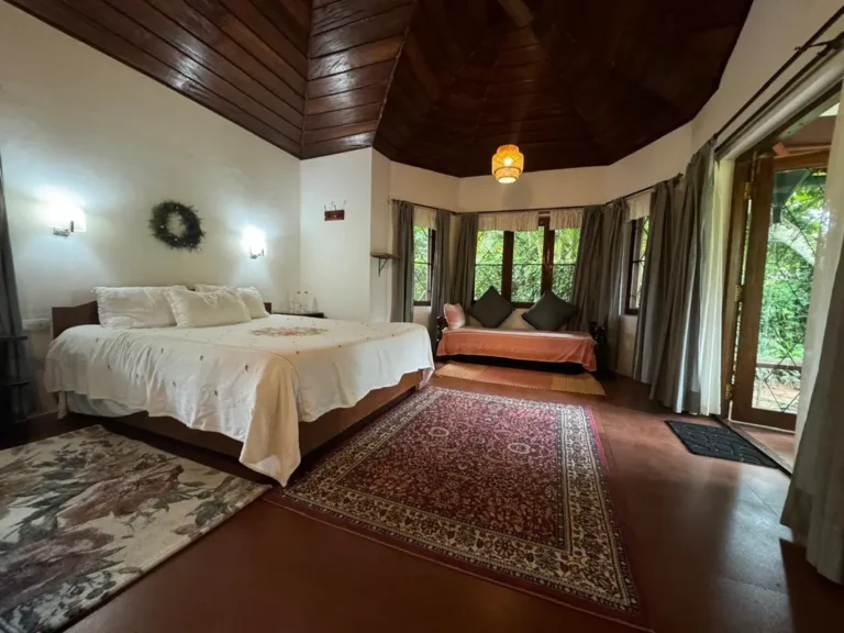 Room at coorg colonial stay by homestsy karnataka 768x576