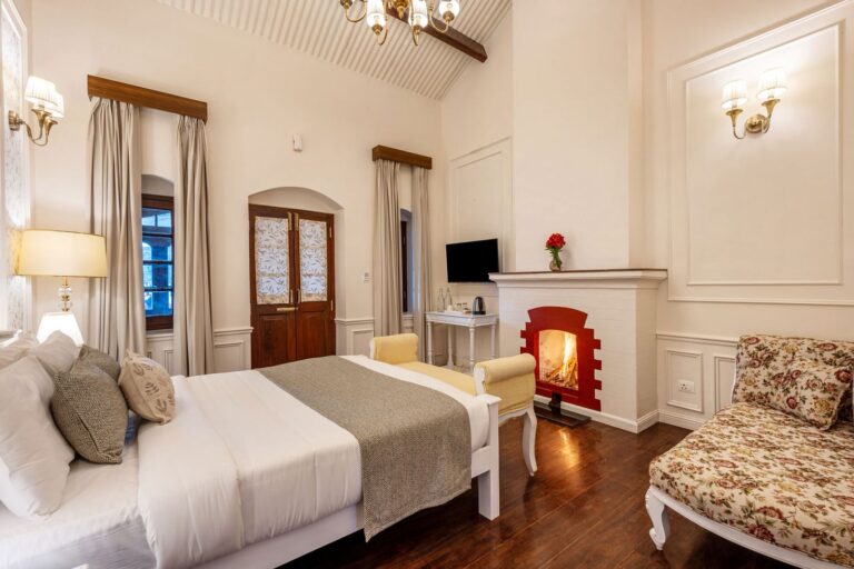 Lusury room 3 Ooty Homestays Karnataka 768x512