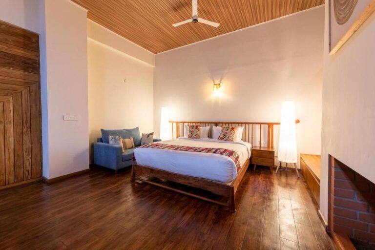 Luxury room 5 Ooty Akani villa Homestays Karnataka 768x512