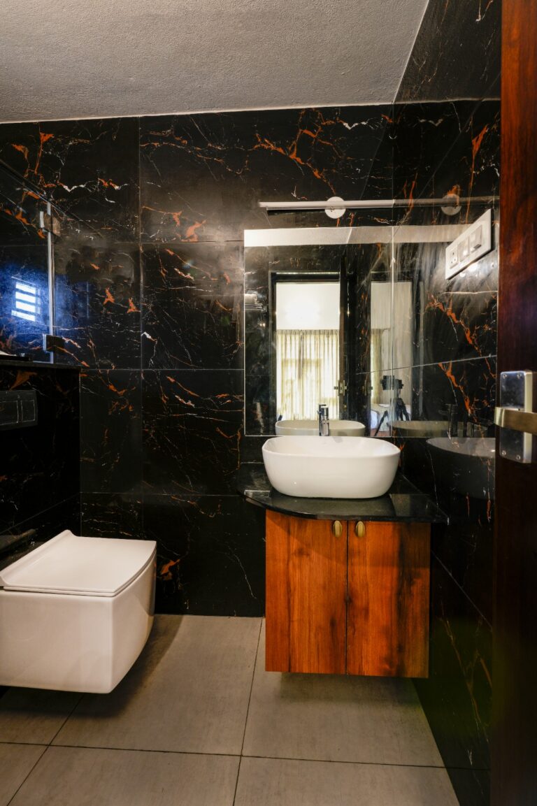 Rest rooms kaadu medu retreat 768x1153