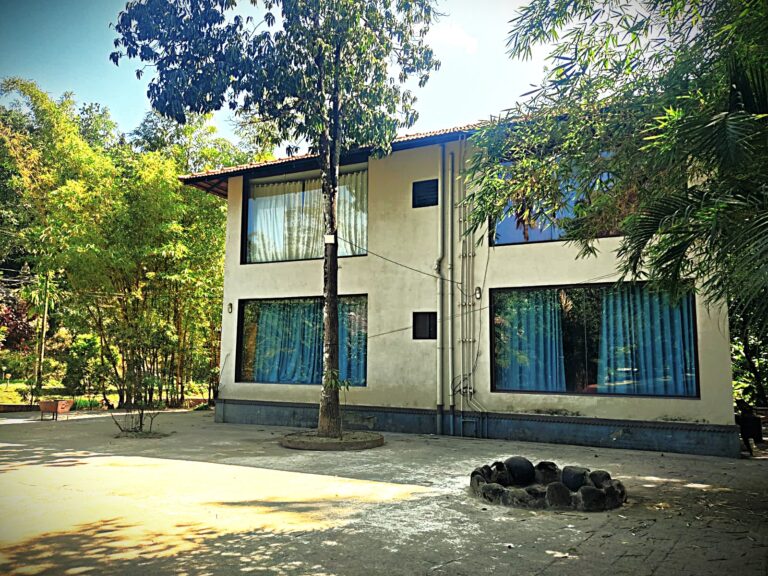 Glass cottage Golden sparrow resort sakleshpur by Homestays Karnataka 768x576