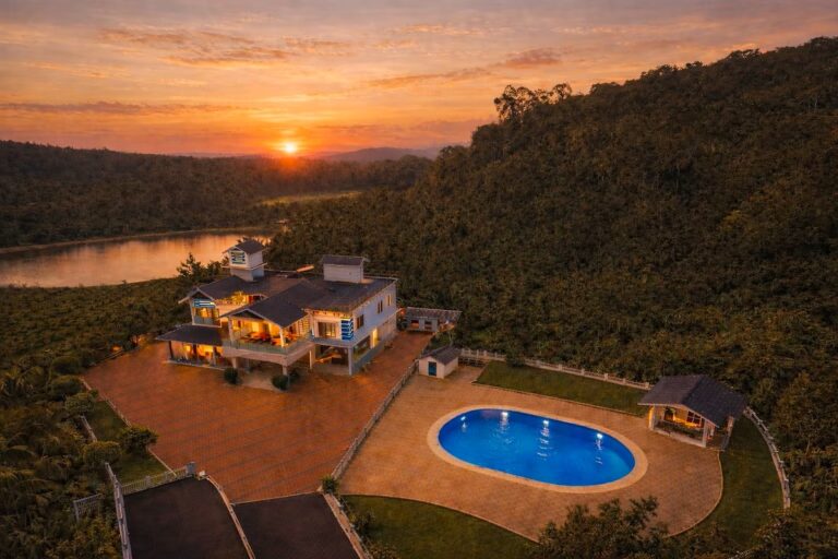 1 Villa Mont Escape Coorg by Homestays Karnataka 768x512