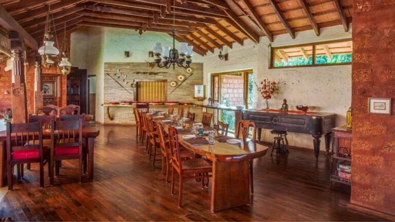Dining hall Villa Urvin khan chikmagalur 768x432