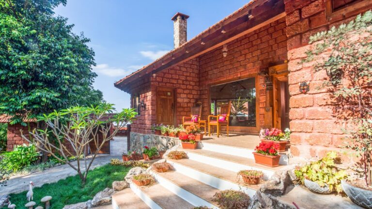 Lobby entrance at Villa Urvin Khan by homests karnataka Chikamagalur  768x432