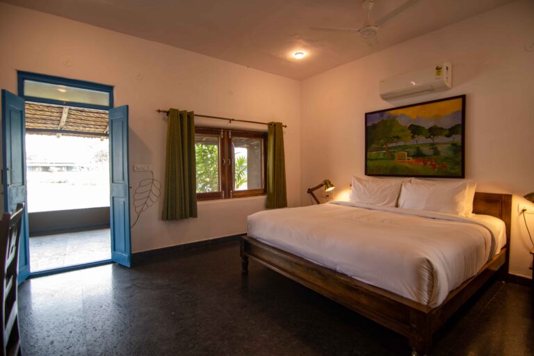 Double sharing cottage room with waterfront body 768x512