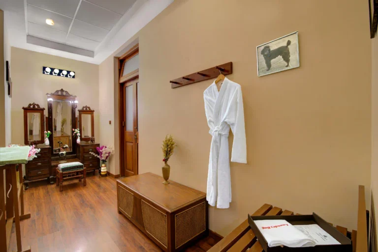 Maharaja Suite Bathroom Shiva Vilas palace 768x513