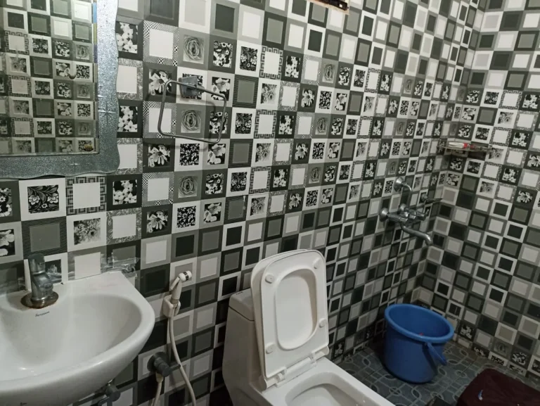 Restrooms spic and span sanjeevini homestay 1 768x577